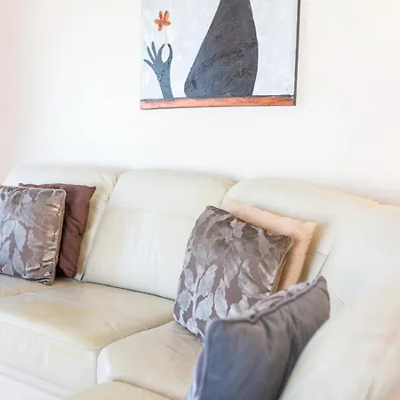 Penthouse Apt With Sea And Country Views By Cara